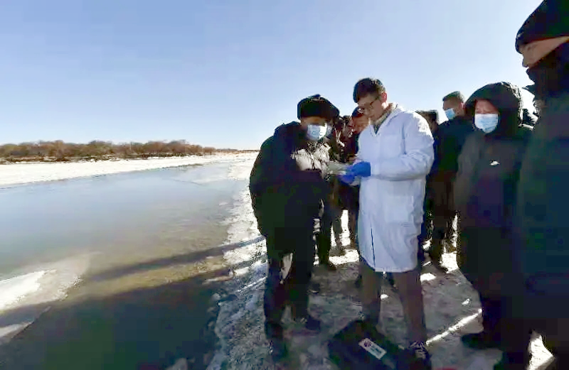 抓好黃河大保護(hù)、協(xié)同推進(jìn)大治理——?jiǎng)⑵簳洭F(xiàn)場指導(dǎo)調(diào)研天晟源環(huán)保監(jiān)測工作